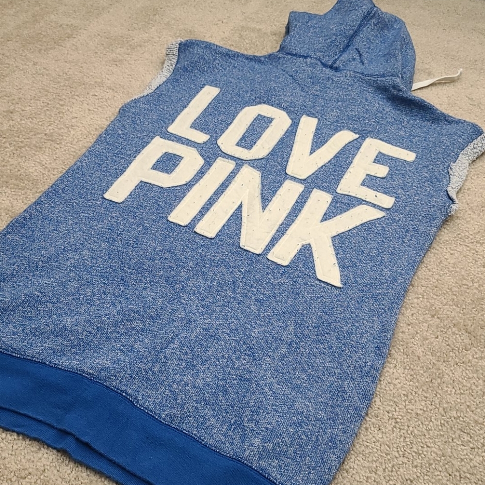 Sleeveless hoodie